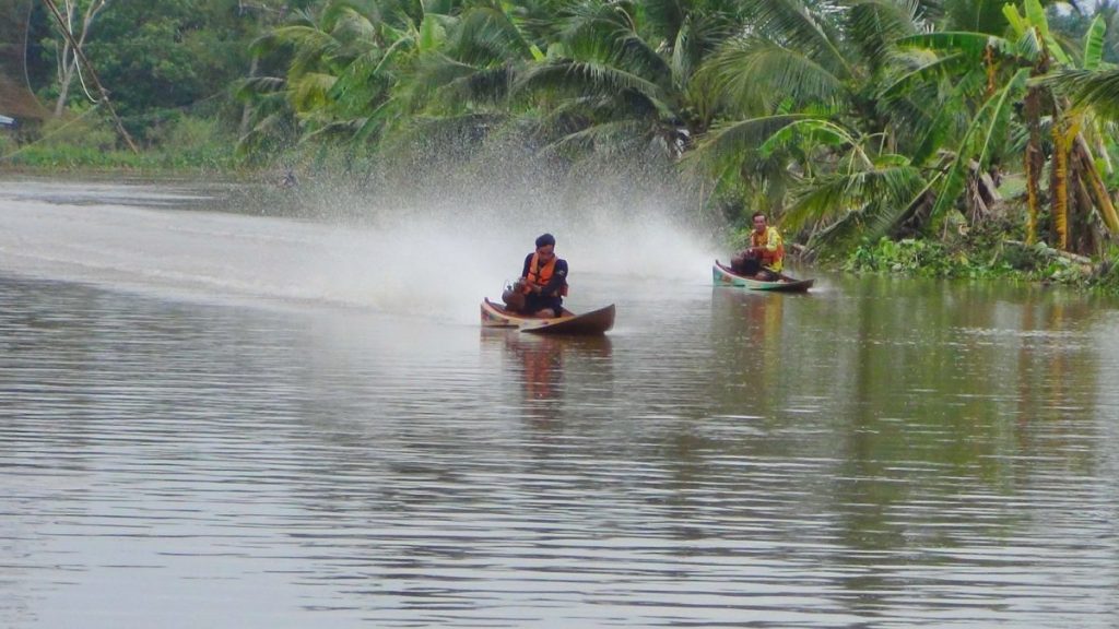 แข่งเรือสองตอน