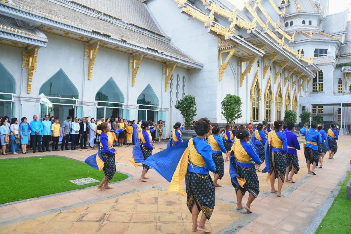 รำถวายหลวงพ่อโสธร