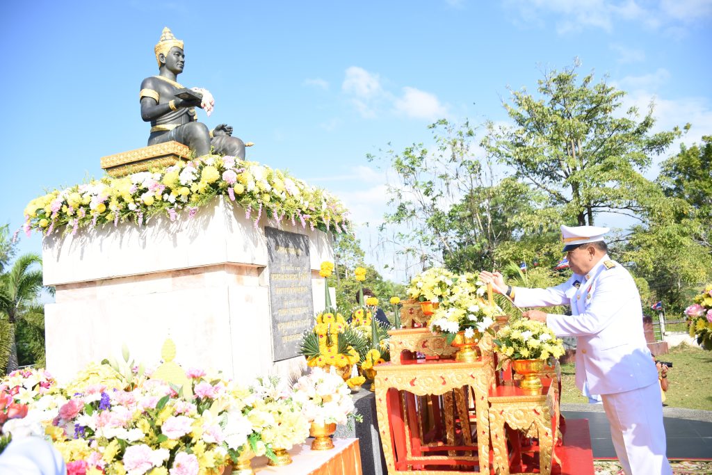 พิธีถวายราชสดุดี,วันพ่อขุนรามคำแหงมหาราช,ม.รามตรัง, เรียนรามตรัง,