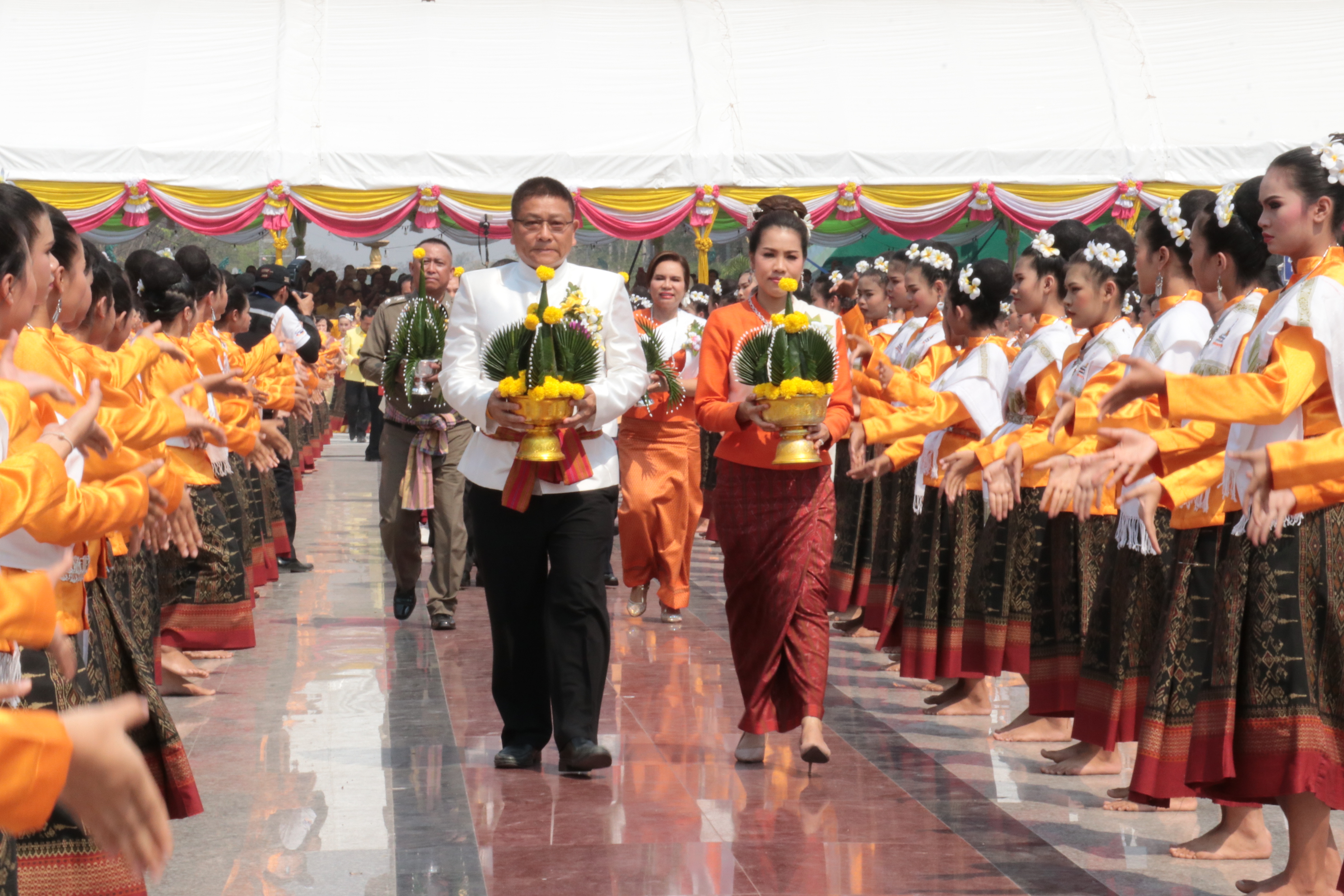 แต้ว-ณฐพร เตมีรักษ์-รำบวงสรวง-พระธาตุนาดูน-พระบรมธาตุนาดูน-นาดูน-นมัสการพระบรมธาตุนาดูน-มหาสารคาม