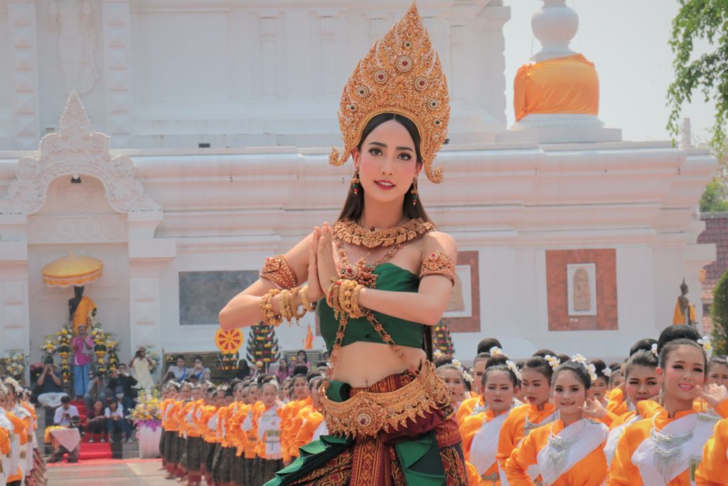 แต้ว-ณฐพร เตมีรักษ์-รำบวงสรวง-พระธาตุนาดูน-พระบรมธาตุนาดูน-นาดูน-นมัสการพระบรมธาตุนาดูน-มหาสารคาม