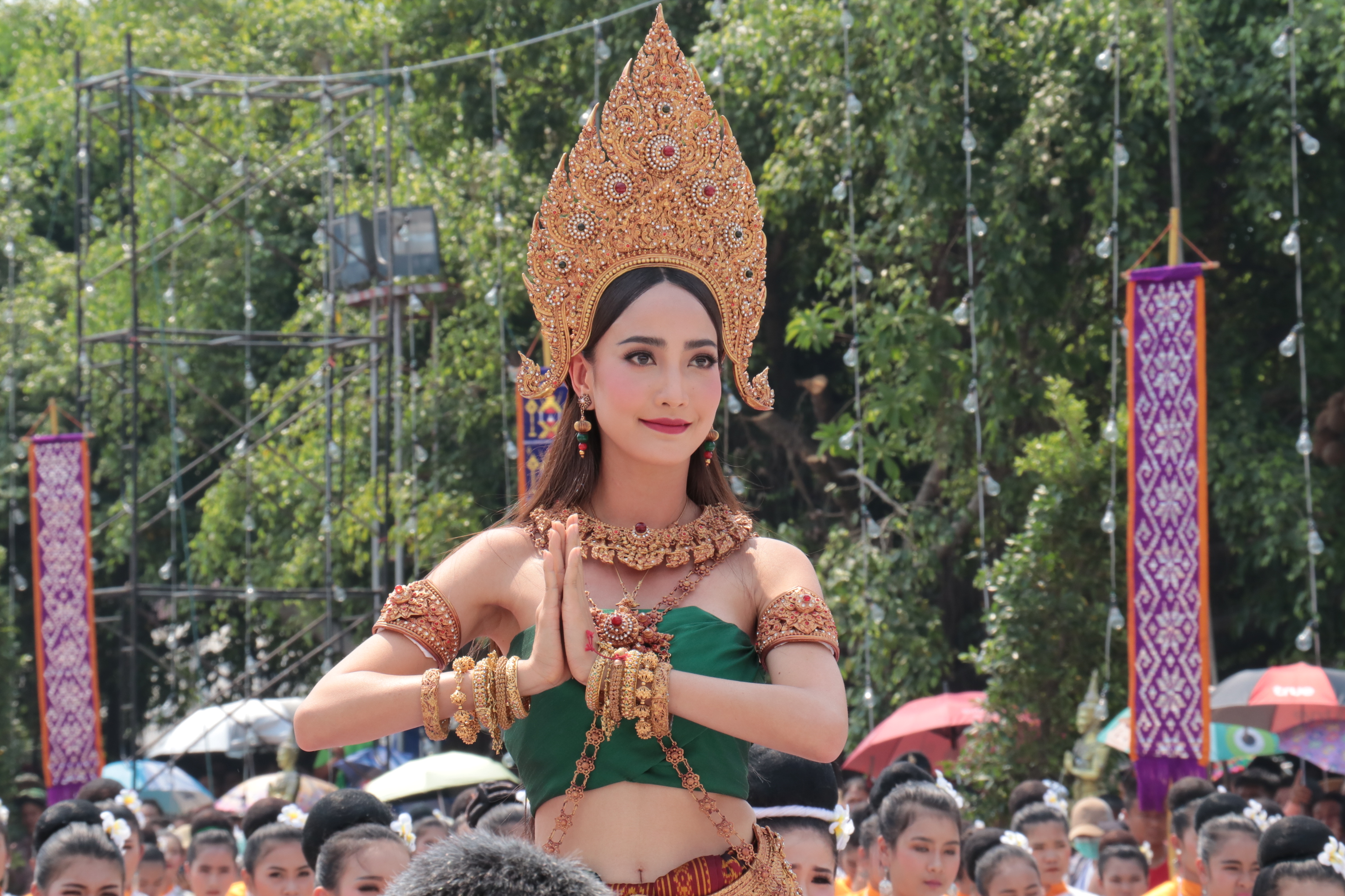 แต้ว-ณฐพร เตมีรักษ์-รำบวงสรวง-พระธาตุนาดูน-พระบรมธาตุนาดูน-นาดูน-นมัสการพระบรมธาตุนาดูน-มหาสารคาม