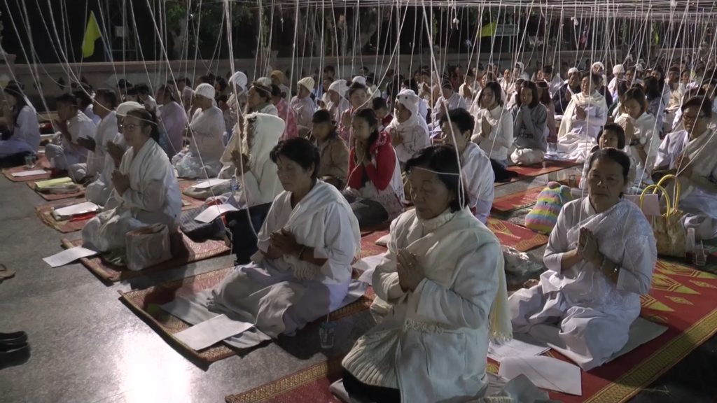 สวดมนต์ข้ามปี-ปีใหม่-พระธาตุนาดูน-นาดูน-มหาสารคาม